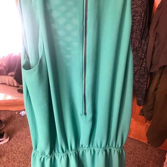 Green Dress - Picture 4 of 5